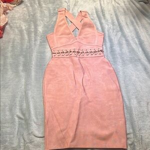 Elegant Pink Chain Detail Dress